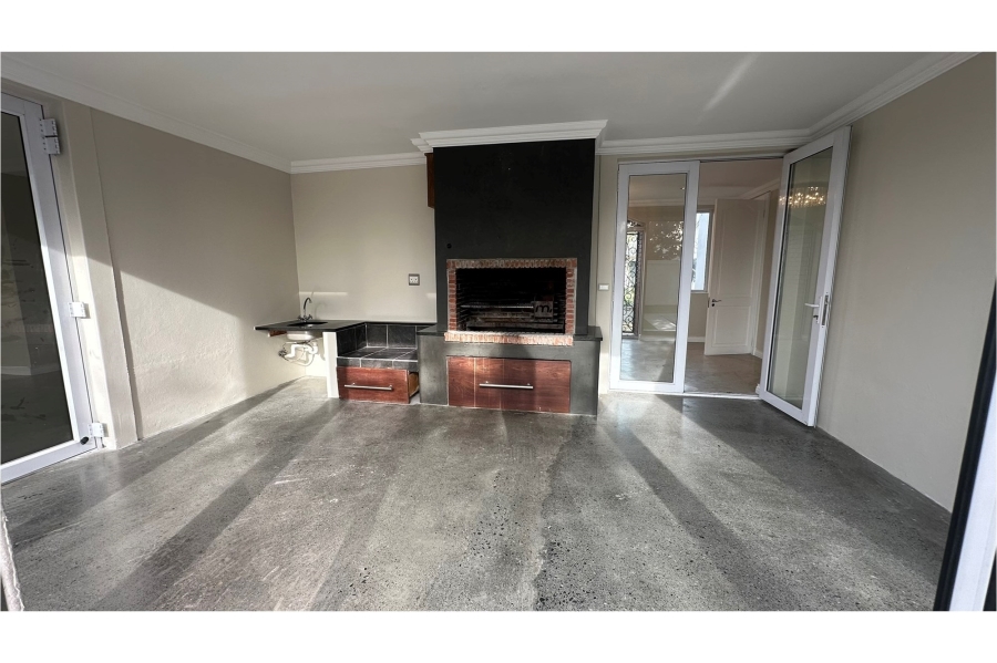 4 Bedroom Property for Sale in Val De Vie Estate Western Cape
